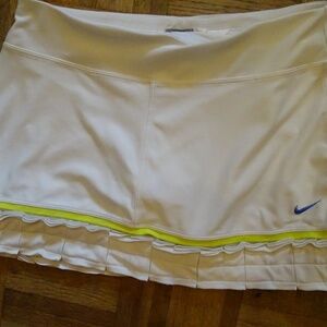 NIKE SKORT